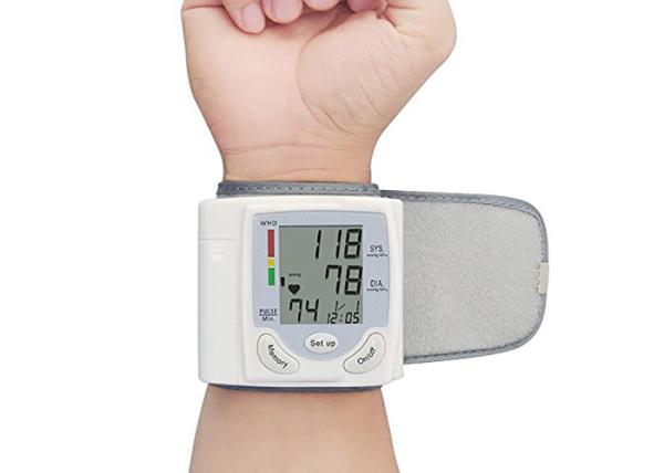 Simple Operation Wrist Electronic Blood Pressure Monitor for Older Peoper  in Home