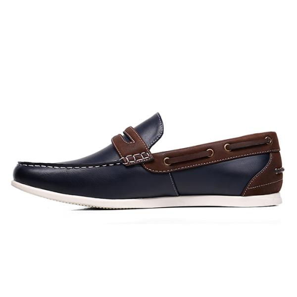 Hombres clásicos con zapatillas de tenis de cuero con revestimiento de torso negro