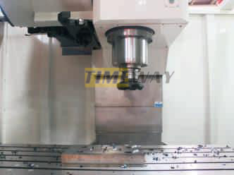 accuracy BT-50 Spindle Taper Vertical Machining Center for Advanced Machining