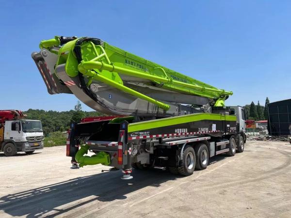 Processus d'usinage hydraulique utilisé Putzmeister 56 mètres camion de pompage avec Mercedes Benz