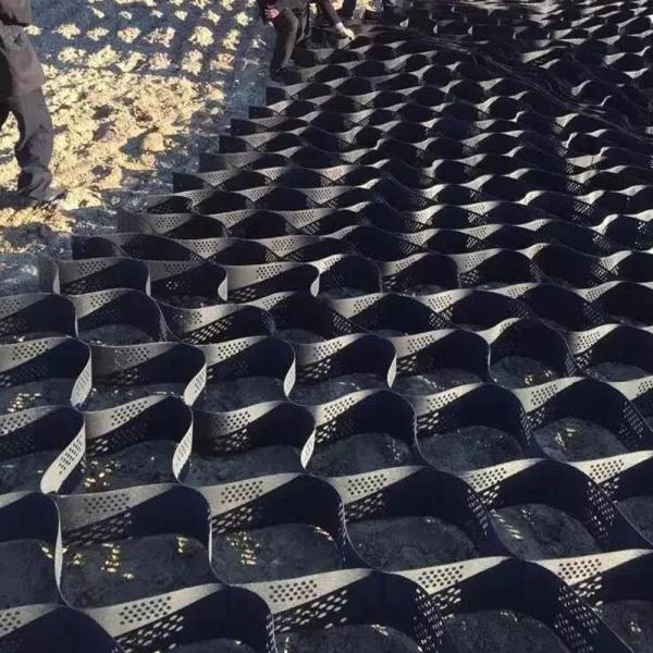 150 mm 100 mm 75 mm 50 mm texturé en plastique perforé HDPE Géocelle Réseau de nid d'abeille