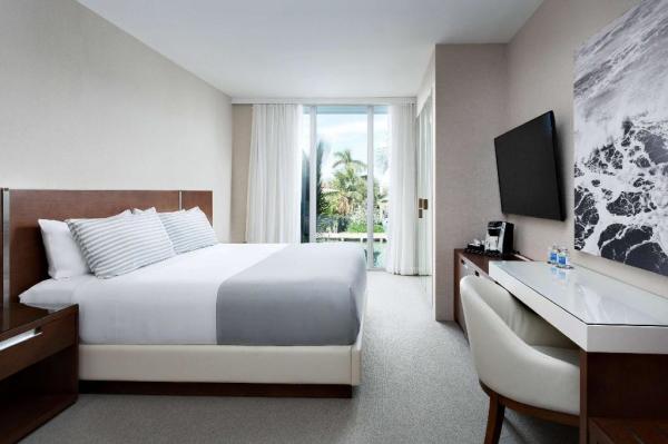 Papua New Guinea new hotel interior design furniture Walnut wood king size bed with nighstand and TV cabinet office desk