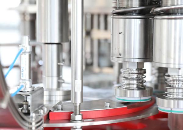 engarrafamento tampando da máquina de enchimento da bebida do suco de fruto 12000BPH para o vidro 1L engarrafado