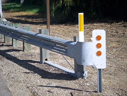 Автодорожная ограждение горячеоцинкованная сталь с использованием материала Q345 SJ345R для безопасности