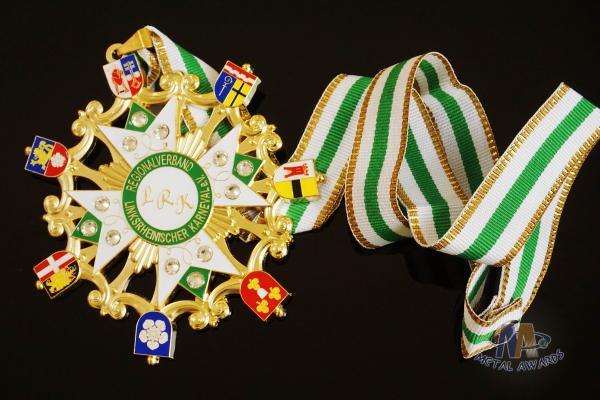 80*3MM Size Custom Metal Awards With Cut Out Design And Some Stones On It