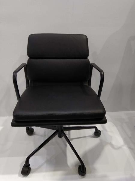 Low Back Soft Pad Office Chair With Black Powder Coated Aluminum Armrest / Base