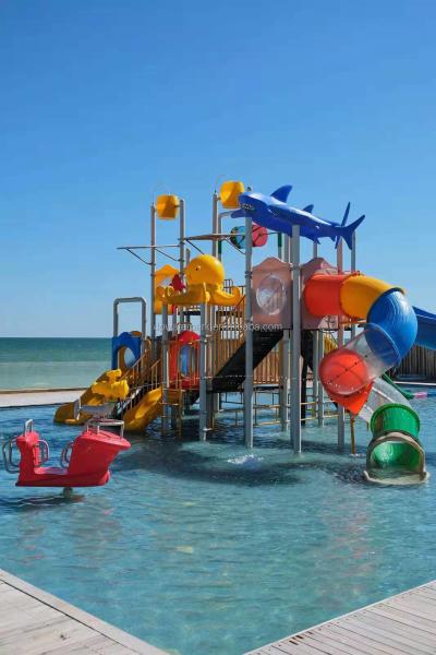 Animação Parque aquático Piscina Brinquedos Spray de água Brincar Equipamento desportivo Slides de playground para venda