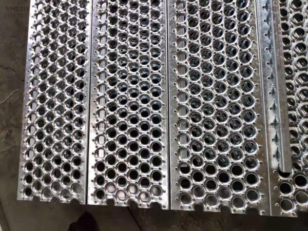 Grille de sécurité à trous ronds en aluminium pour les plates-formes de trottoir