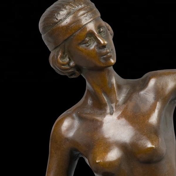 Life Size Metal Cast Iron Decor / Lover Antique Bronze Statues Exquisite Casting