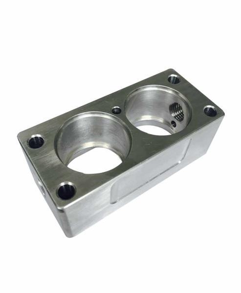 Parte de extrusão de alumínio de alta precisão para usinagem CNC de placa de manobra de porta em Ningbo