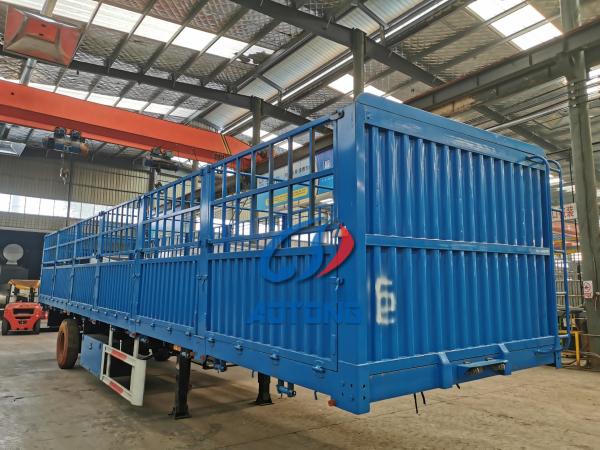 Air / Mechanical Suspension Animal Transport Fence Trailers For Livestock Customizable Durable