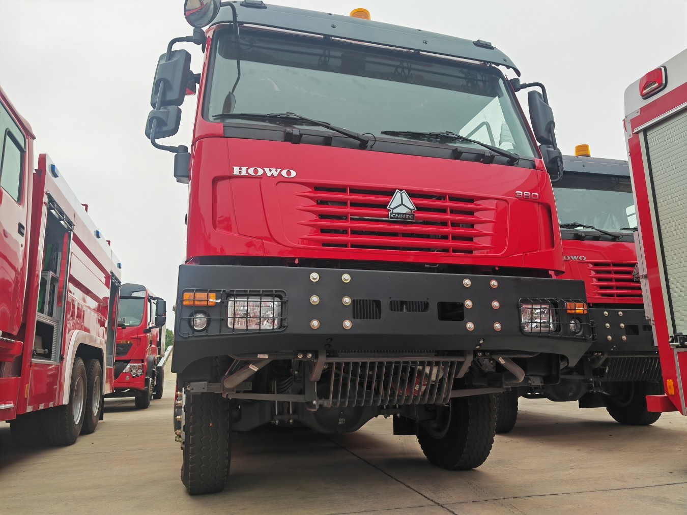 HOWO 4x4 Off-Road Foam Fire Fighting Truck (380HP & CB10/40 Fire Pump)