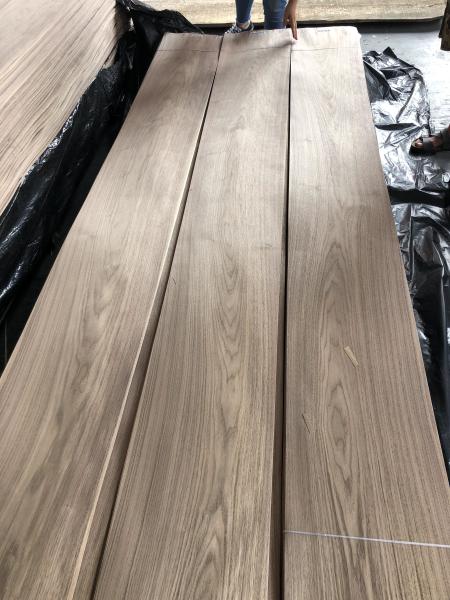 Harmless Exterior Wood Veneer Sheets Heat Resistant Fine Texture