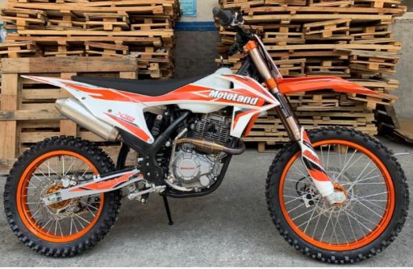Professional 250cc Motocross Bike