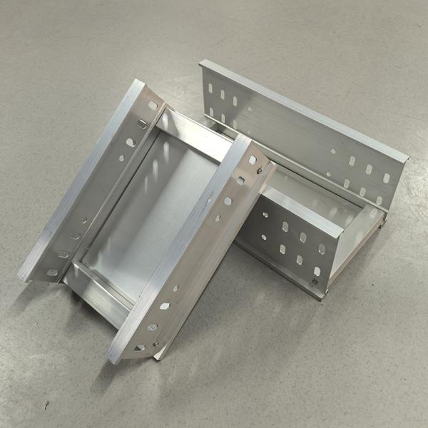 Medium Duty Load Aluminum Cable Tray with Wall Mounted / Floor Mounted Installation 1.0mm-3.0mm Thickness