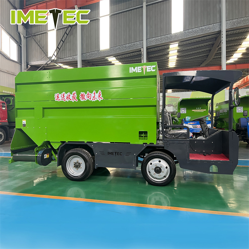 4WD Electric Feed Distribution Silage Wagon Spreader Hay Spreading Car