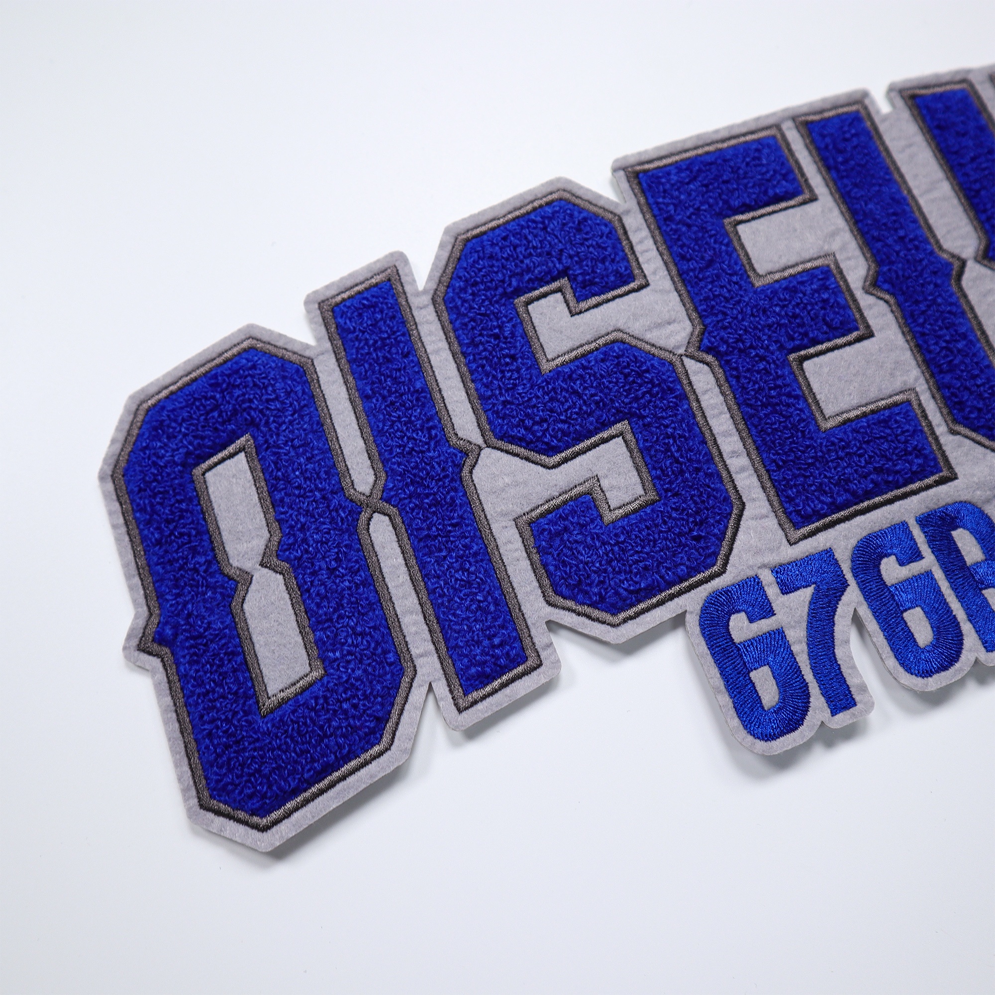 OEM Custom Design Woven Patch 3D Embroidery Patch Bulk Fast Delivery for Garment Accessories