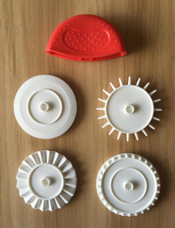 FBT121701 for wholesales 4 in 1 dough prep set  tools:pizza cutter,cutting wheel,fluted wheel,dough docker