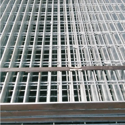 Hot-Dip Galvanized Steel Grating with Square Grid and Q235 Material for Stair Treads