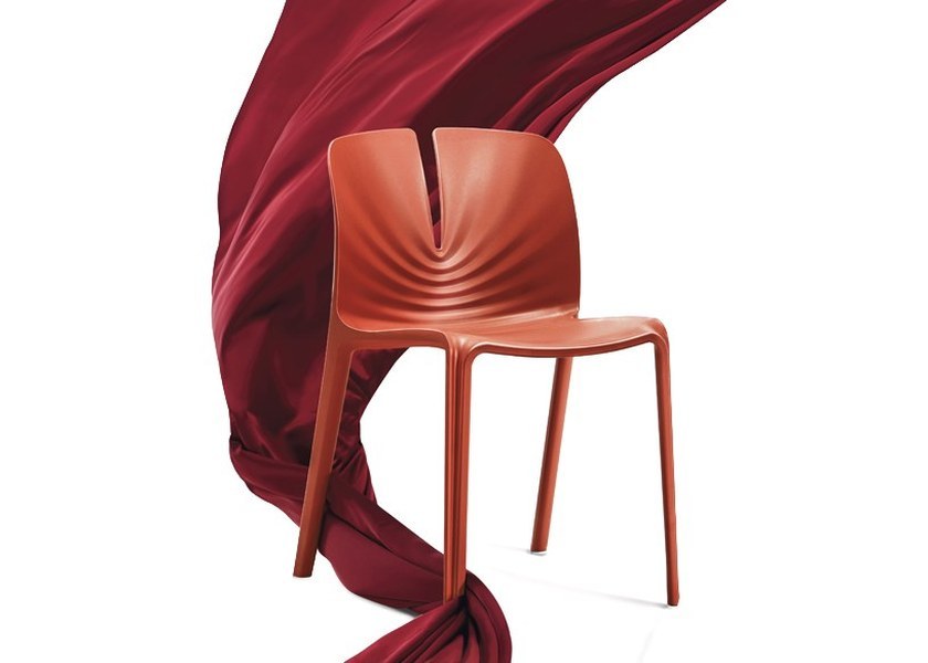 Plis Design Chair with Italian Design and Natural Colors in W500*D525*H785(mm) for Guest Seating