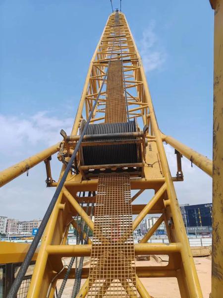 130 t Grue à roues usées Grue à rampe Xgc130-I Équipement de construction 14,99*3*3,95m