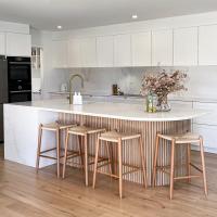 Cuisine moderne de luxe en laque Armoires de cuisine modulaires sur mesure avec évier Meubles de maison intelligents Cuisine