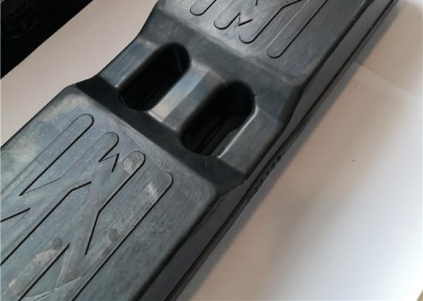 600mm Length Bolt On Excavator Black Rubber Pads For Kobelco E255
