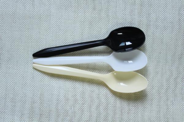 Effortlessly Serve Your Guests with Our PP Disposable Plastic Cutlery and Straws Set