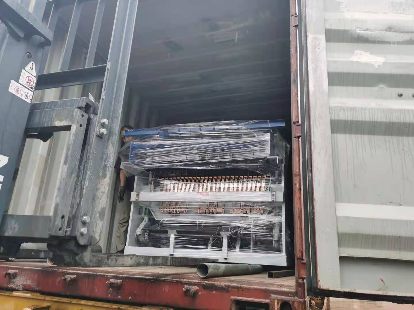 CNC повторно использует более менее трудовой сварочный аппарат сетки крена 6mm