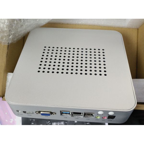 400 Cd/m2 Multi Touch Digital Signage Offering 178 Degree Viewing Angle Designed for Interactive Displays and Digital Marketing