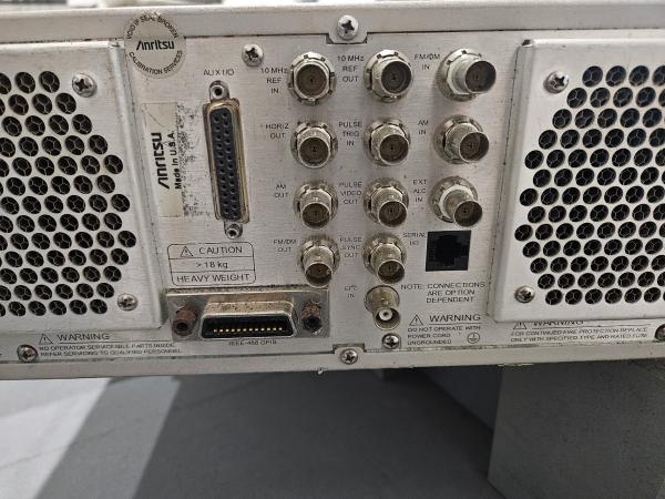 Low Phase Noise RF Microwave Signal Generator Anritsu MG3692A 2–20 GHz