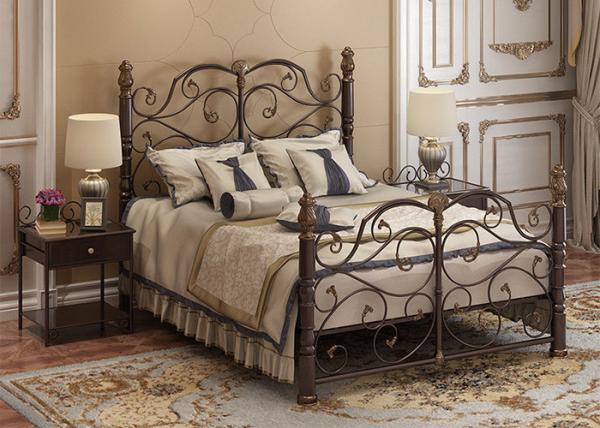 6 Legs Bedroom ODM 0.6mm Steel Queen Size Bed
