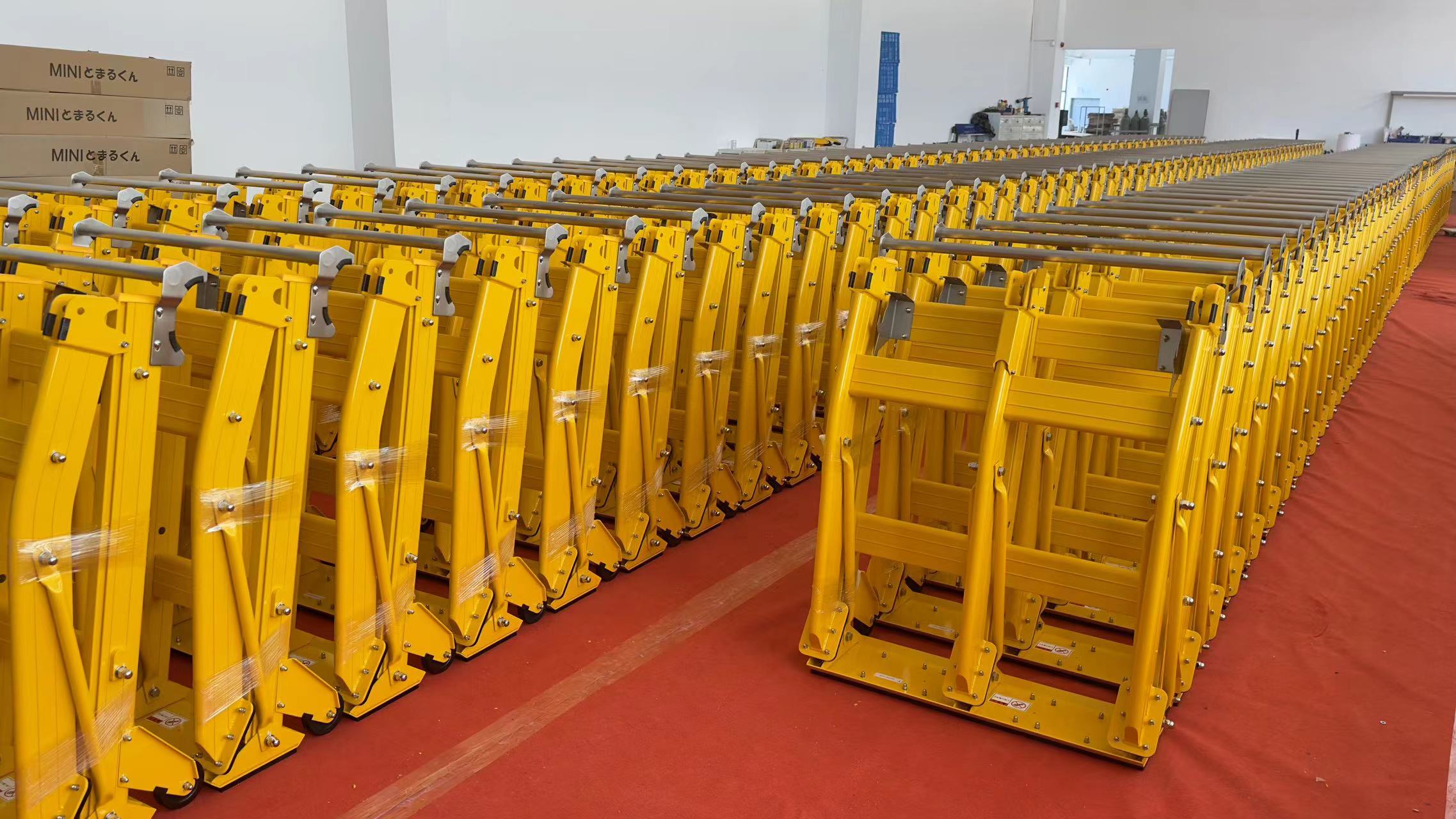 20kg Foldable Mobile Vehicle Barrier with High-Visibility Yellow for Traffic Safety