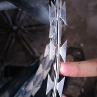 Anti quente da segurança do arame farpado da lâmina do Cbt 65 da oxidação mergulhado galvanizado