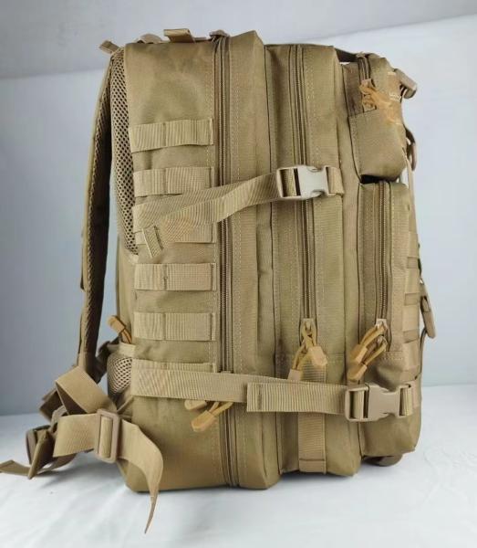 600D Oxford Fabric Waterproof Backpack Straps and Pom Buckle 47*35*15cm Materials
