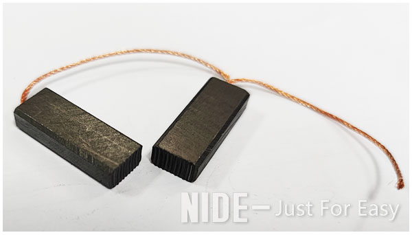 Щетка углерода 6,2 x 11,2 x 29MM пылесоса запасных частей электрического двигателя OEM