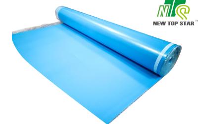 Forro azul acústico do tapete do aquecimento Underfloor do Underlayment 33KGS/M3 IXPE do assoalho do anti deslizamento