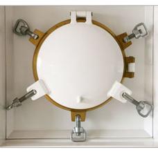 Вода прикрепленная на петлях утюгом шторма утюга дуктильным Windows с замком и винтами