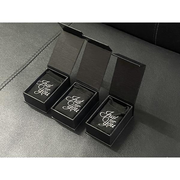 Customized Paper Black Magnet Jewelry Box and Pouches for Your Custom-made Designs