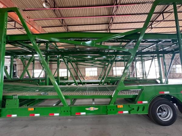 Semi-remorque de transport automobile à deux axes avec système de freinage antiblocage ABS
