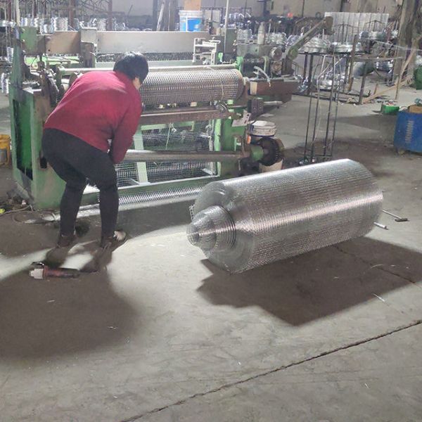 Hot-dip Galvanized Low Carbon Steel Wire Welded Mesh For Safety Fencing & Construction