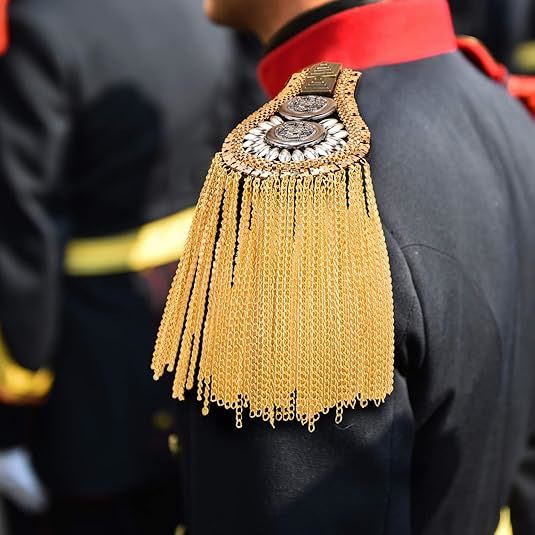 Blazer Epaulet/Kpop Fringed/Tassel Metal Punk Shoulder Epaulette/Dpikes Brooch Retro Crown Geometric Metal Medal And Metal Tassel Link Chain Epaulet Shoulder For Men Women Uniform Accessory