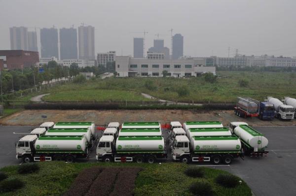 22500L Dongfeng Nissan Diesel 6x4 320HP Aluminum Alloy Fuel Oil Delivery Truck