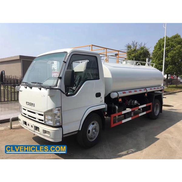 3000 Liters ISUZU Water Truck Power Steering With Radial Tires