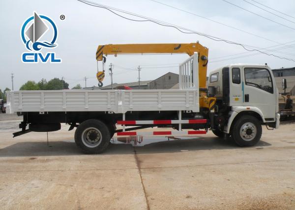 CCC 3-8 Tons Truck Mounted Crane With 4x2 Sidewall Cargo Truck