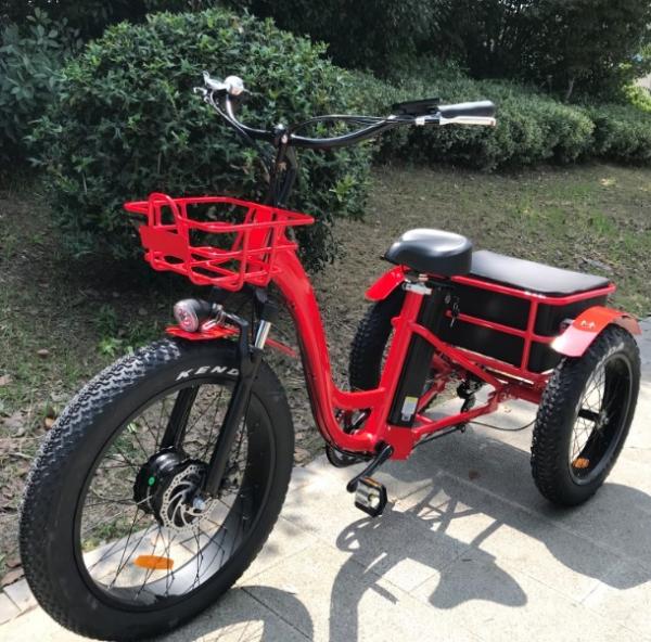 Range 40km More Three Wheel Electric Scooter , Three Wheel Electric Trike Red Color