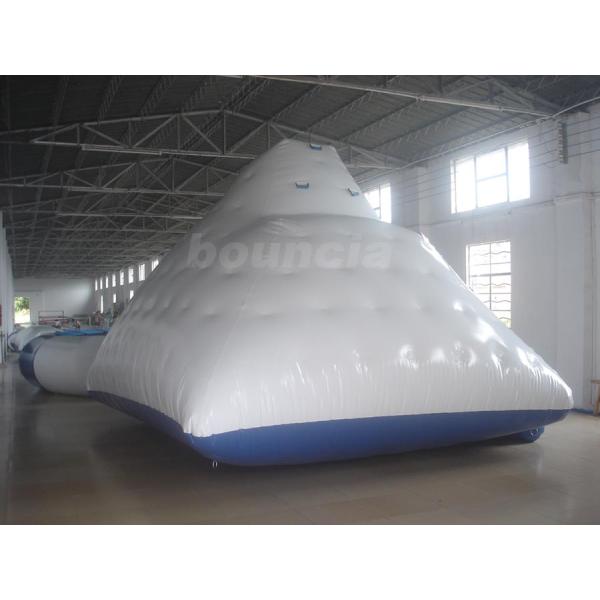 Riegue el iceberg inflable del agua del parque/la pared que sube del agua inflable