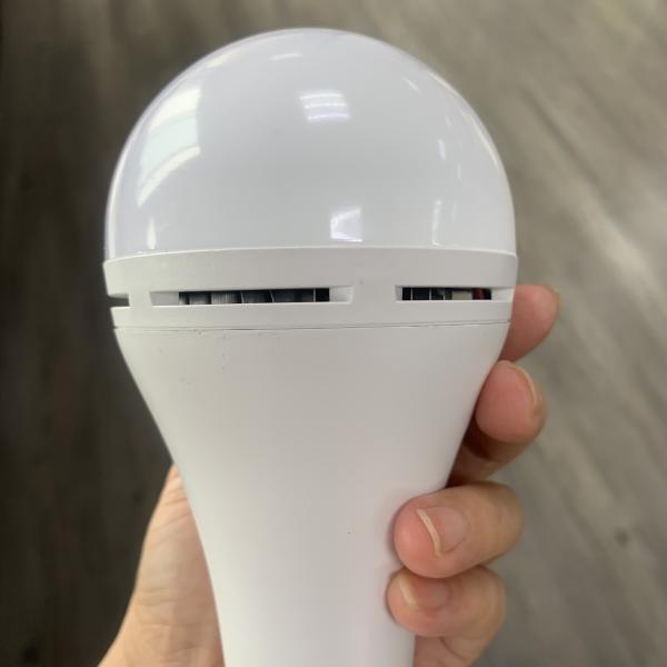 Portable Wall Mounted A70 Bulb Led Emergency Lights with AC 220V ± 10% Input Voltage