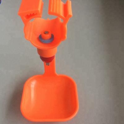 Bebida automática de frango de aves de capoeira Bebedor de bico de água para pendurar copos para frango de codorna criador de pintos