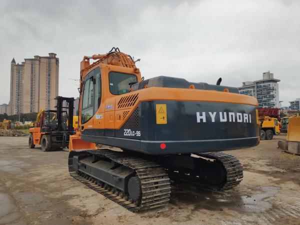 Used Hyundai 220-9s Excavator With 0-2000 Working Hours At Onghua In South Korea